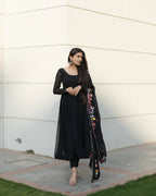 GEORGETTE BLACK COLOUR BACKLESS ANARKALI THREE PIECE SUIT