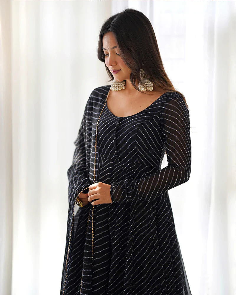 BLACK COLOR LAHERIYA PRINT GEORGETTE THREE PIECE ANARKALI SUIT