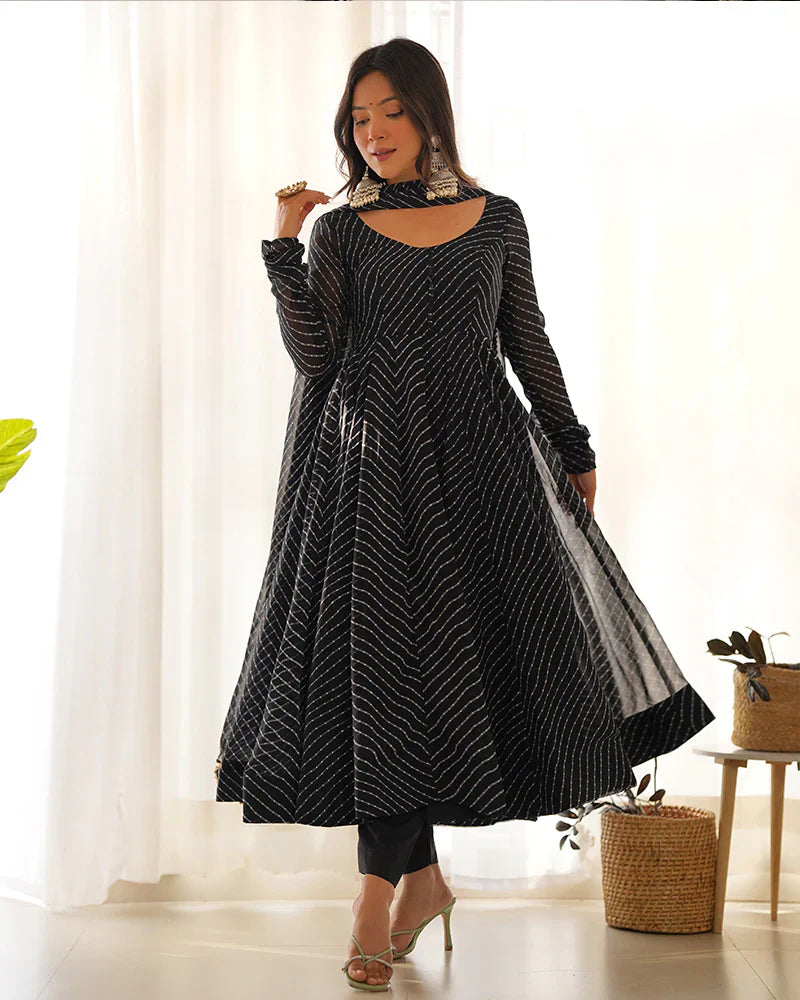 BLACK COLOR LAHERIYA PRINT GEORGETTE THREE PIECE ANARKALI SUIT