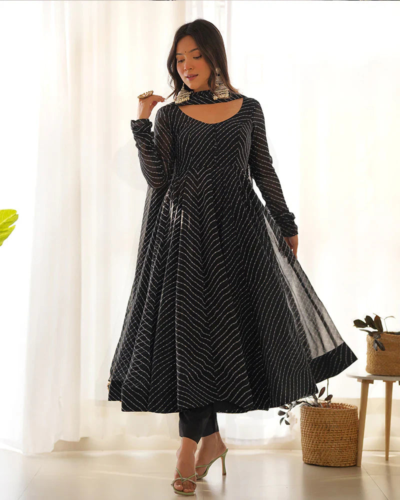 BLACK COLOR LAHERIYA PRINT GEORGETTE THREE PIECE ANARKALI SUIT