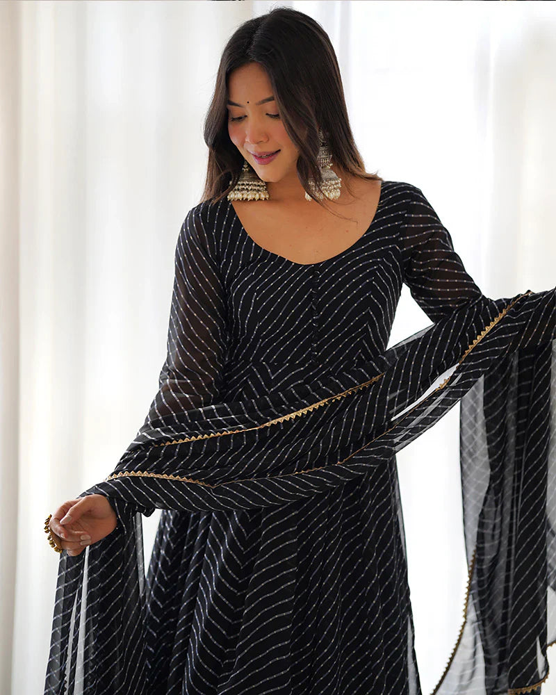 BLACK COLOR LAHERIYA PRINT GEORGETTE THREE PIECE ANARKALI SUIT