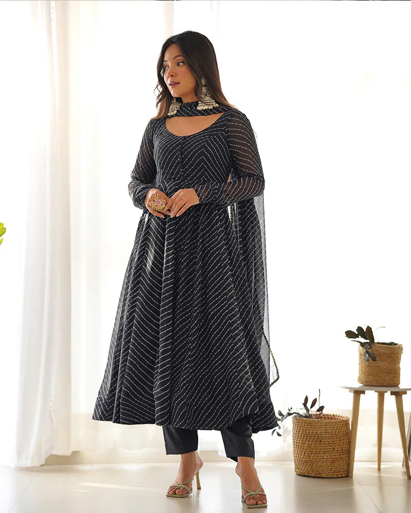 BLACK COLOR LAHERIYA PRINT GEORGETTE THREE PIECE ANARKALI SUIT
