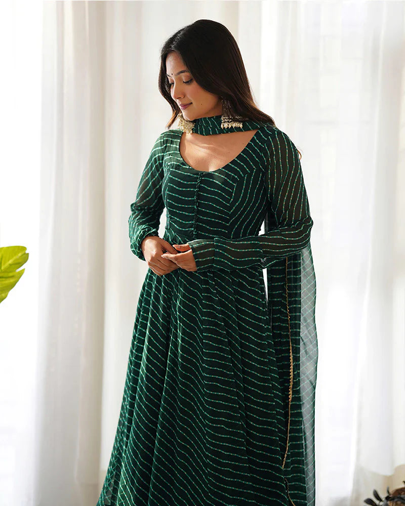 GREEN COLOR LAHERIYA PRINT GEORGETTE THREE PIECE ANARKALI SUIT