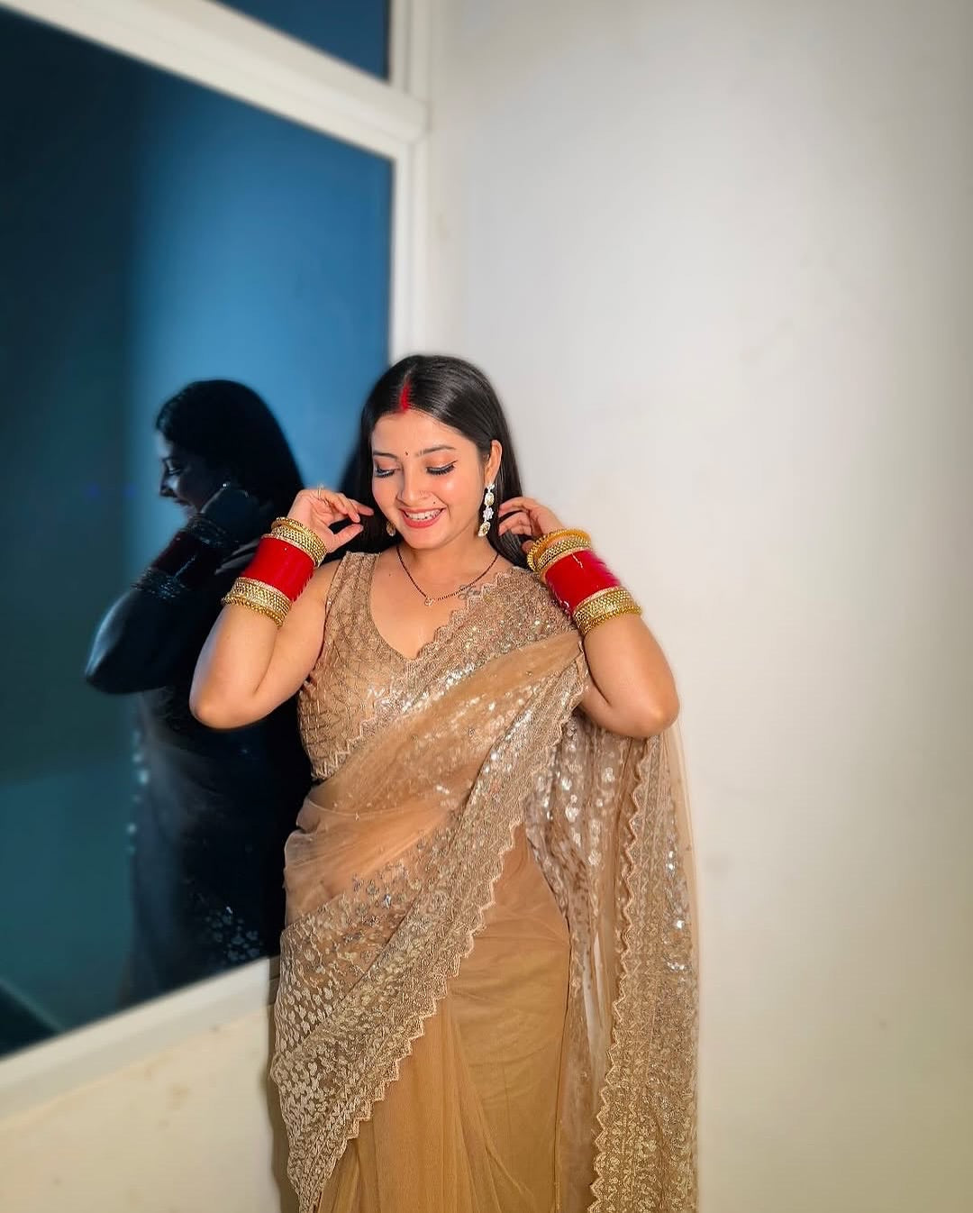 KRITIKA SINGH IN GOLDEN SOFT NET BEAUTIFUL DESIGNER SAREE