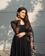 GEORGETTE BLACK COLOUR BACKLESS ANARKALI THREE PIECE SUIT