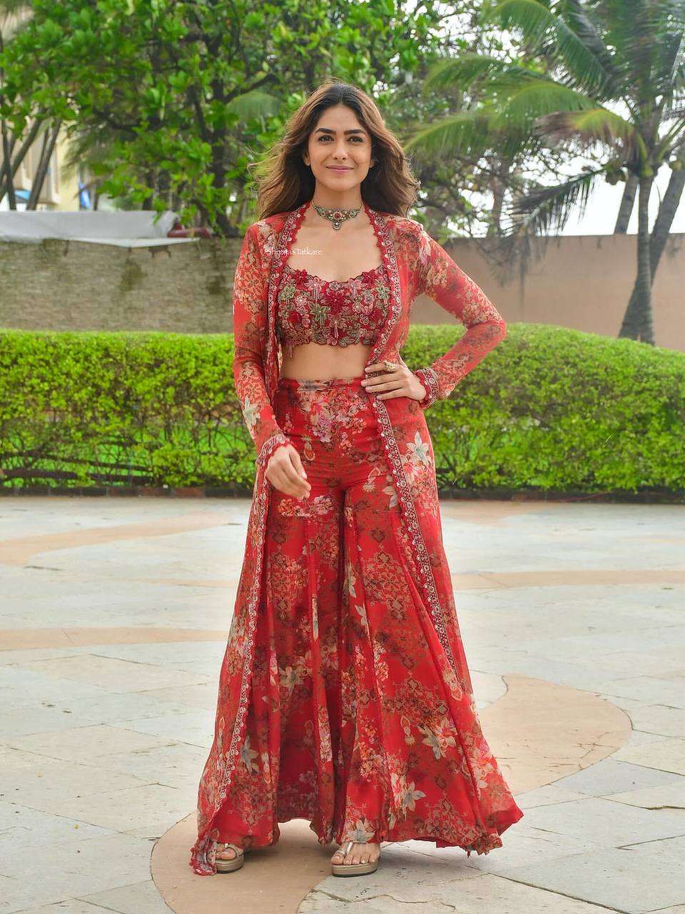 MRUNAL THAKUR STYLE FLORAL KOTI SHARARA SET OF 3