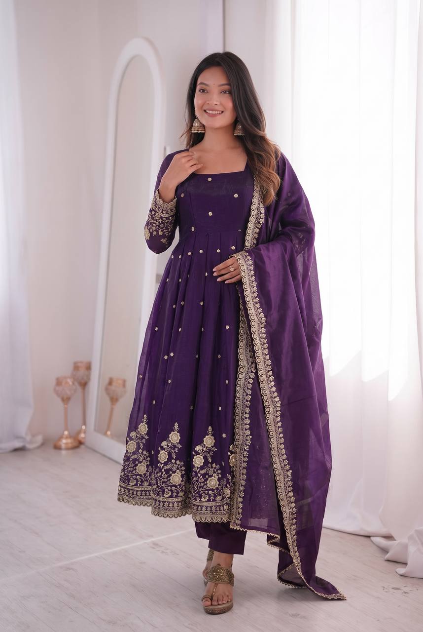 TRENDING EMBROIDERED DESIGNER ANARKALI SUIT SET