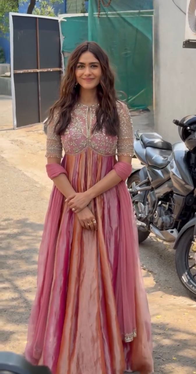 RANJHNA DUAL TONE ROSE AND COPPER EMBELLISHED FESTIVE ANARKALI SET