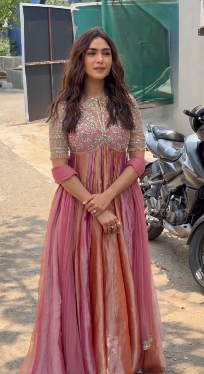 RANJHNA DUAL TONE ROSE AND COPPER EMBELLISHED FESTIVE ANARKALI SET
