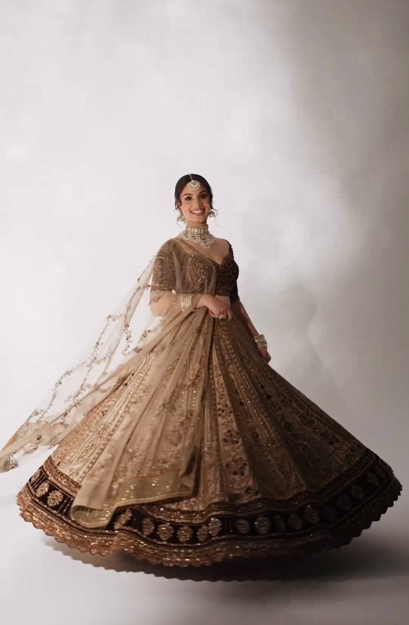 DAZZLE THIS WEDDING SEASON WITH OUR STUNNING LEHENGA SET