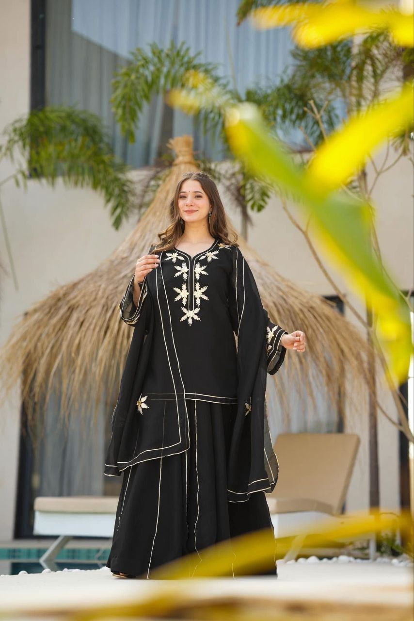 BLACK COLOR HEAVENLY CHARKHI GOTA KURTA SET