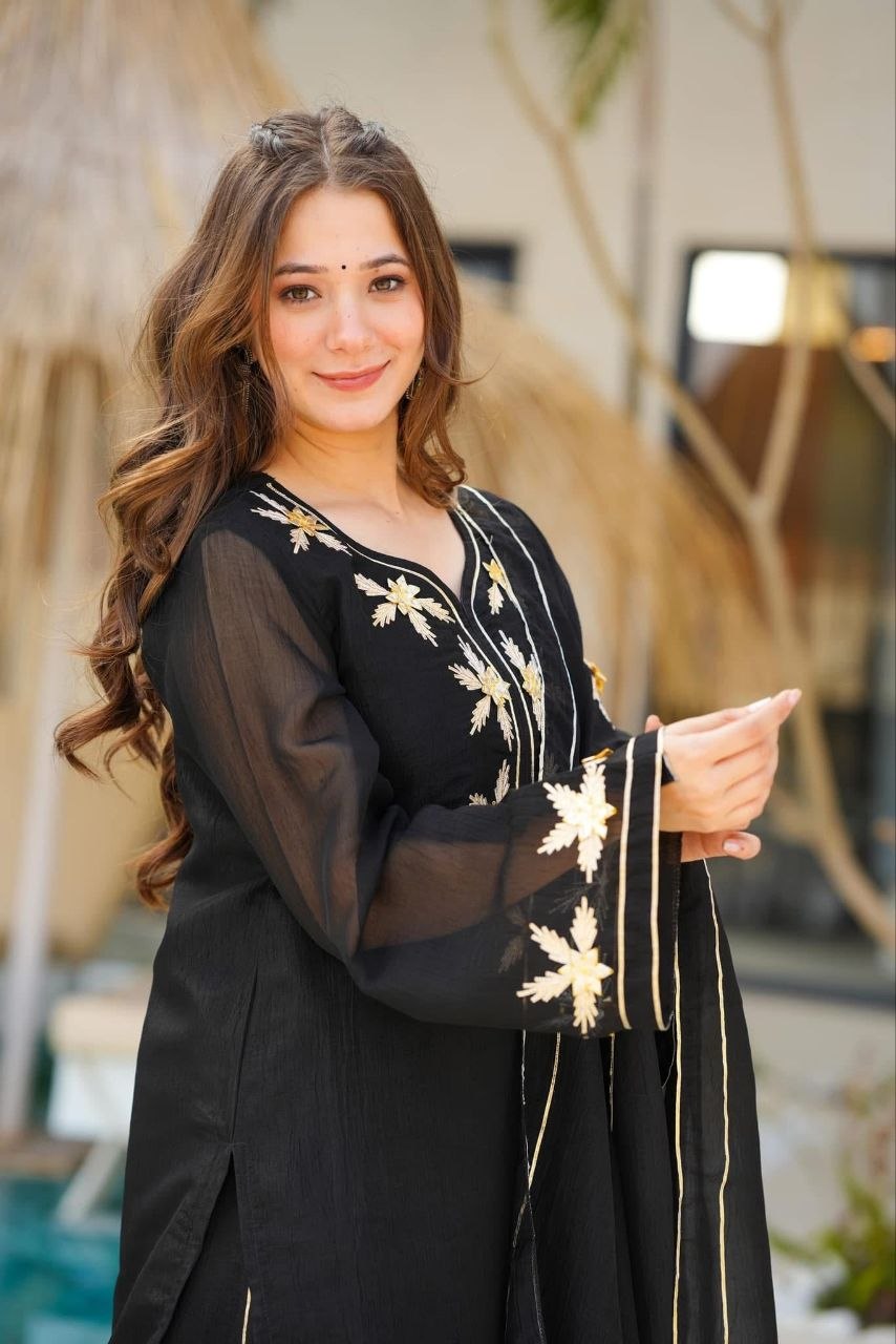 BLACK COLOR HEAVENLY CHARKHI GOTA KURTA SET