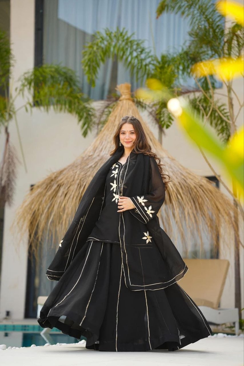 BLACK COLOR HEAVENLY CHARKHI GOTA KURTA SET