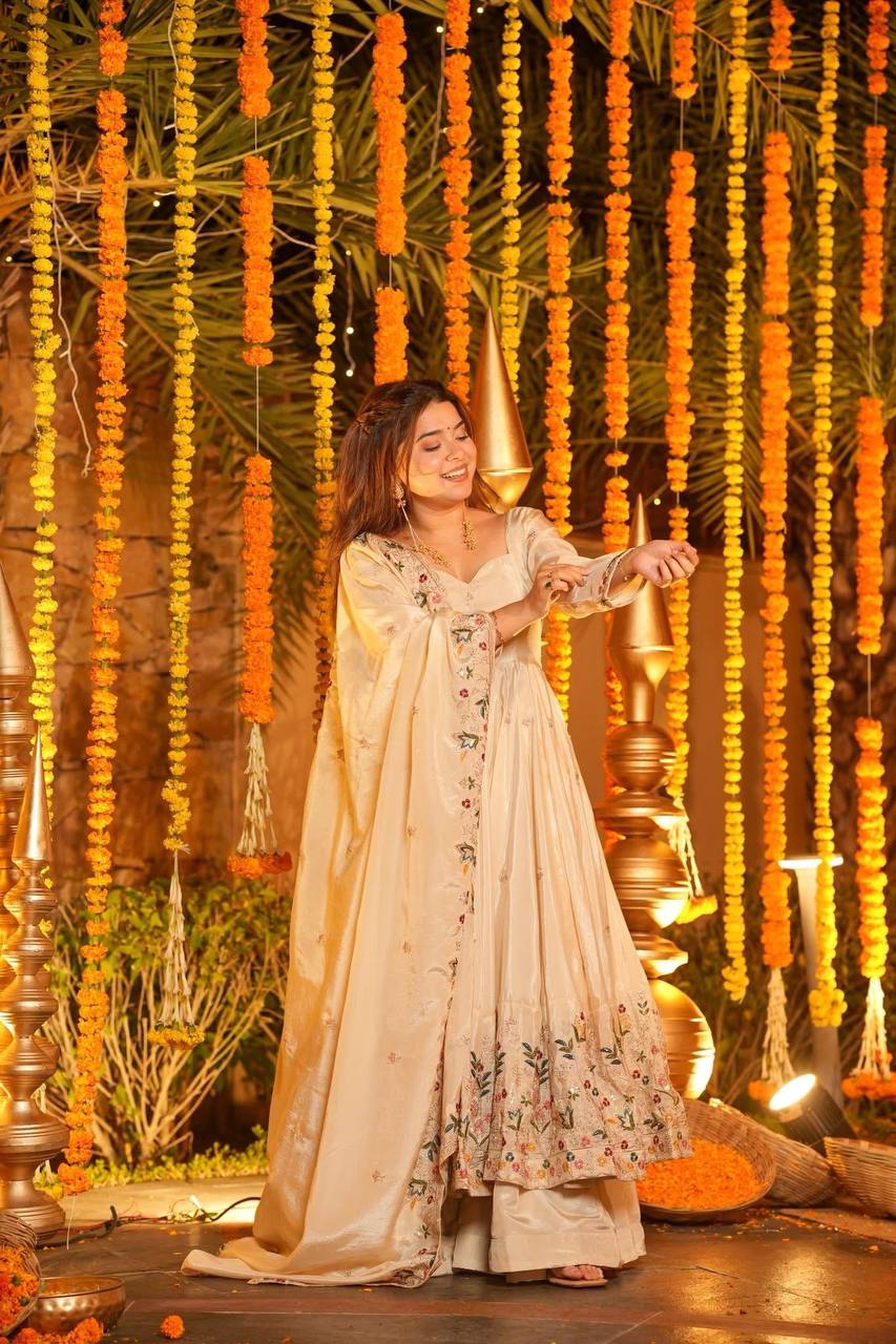 OFF WHITE MASTANI FLORAL ANARKALI SUIT SET OF 3