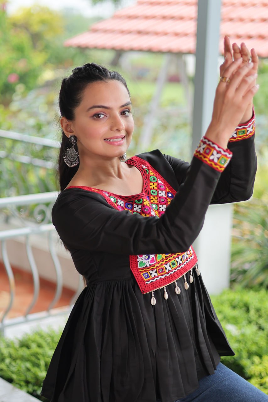 BLACK COLOR ROMAN SILK BASE GAMTHI WORK KEDIYA FOR NAVRATRI