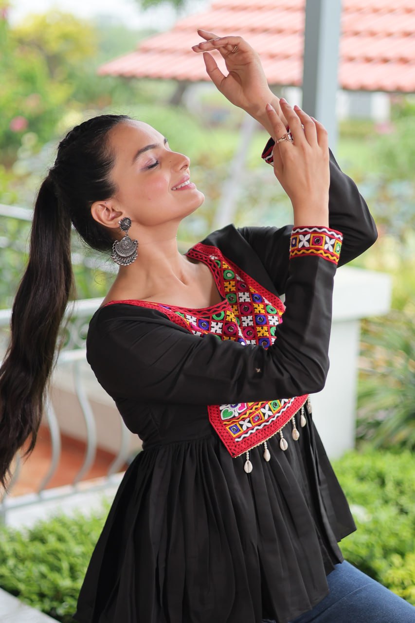 BLACK COLOR ROMAN SILK BASE GAMTHI WORK KEDIYA FOR NAVRATRI