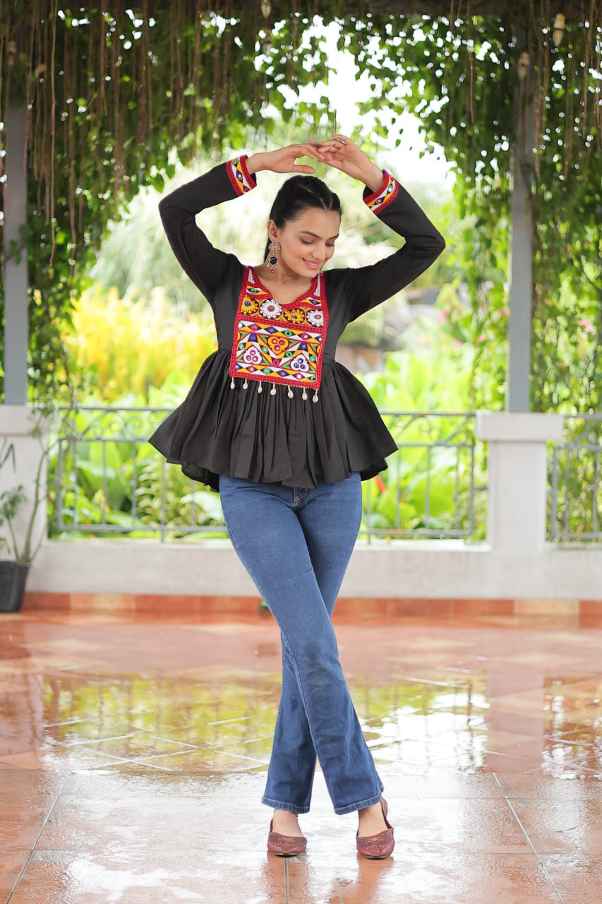 BLACK COLOR ROMAN SILK BASE GAMTHI WORK NAVRATRI KEDIYA