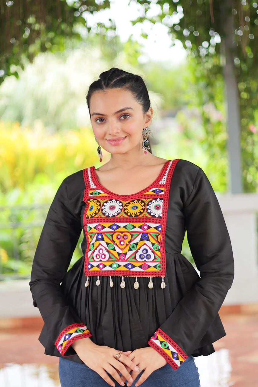 BLACK COLOR ROMAN SILK BASE GAMTHI WORK NAVRATRI KEDIYA