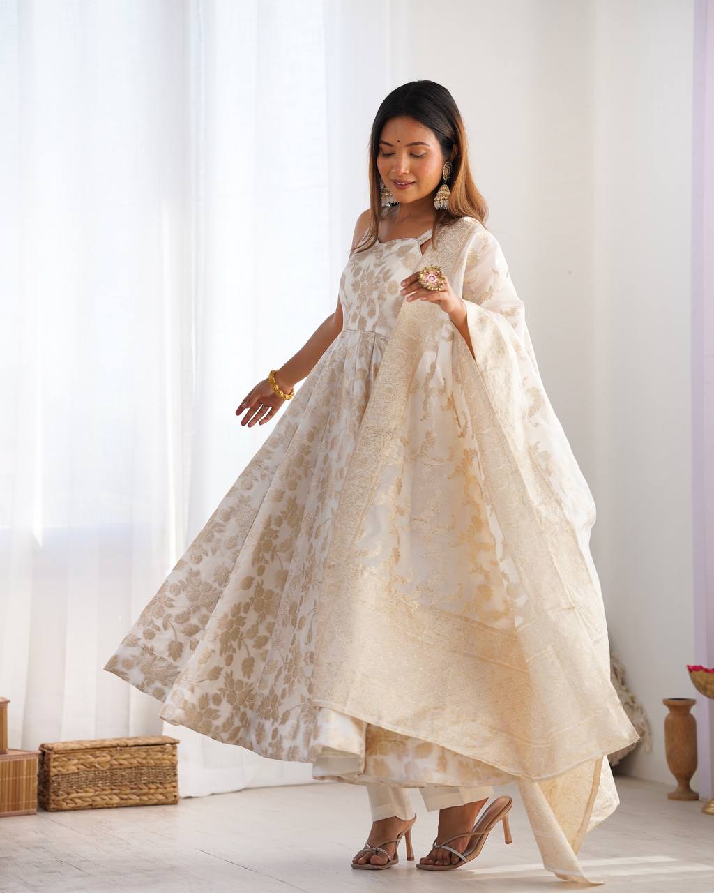 WHITE BANARASI JACQUARD DOLA SILK ANARKALI SUIT