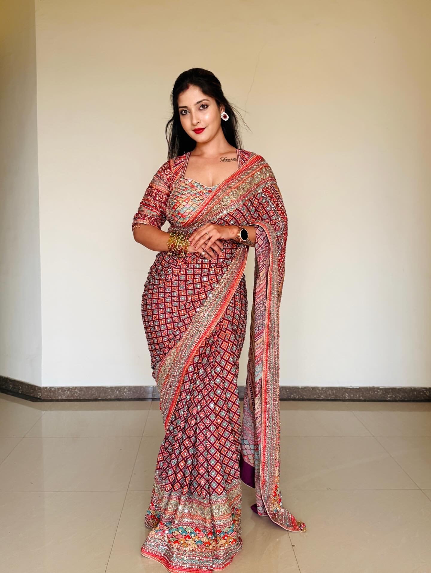 ROYAL LOOK HEAVY CHINON SILK SAREE WITH HAND MIRROR WORK