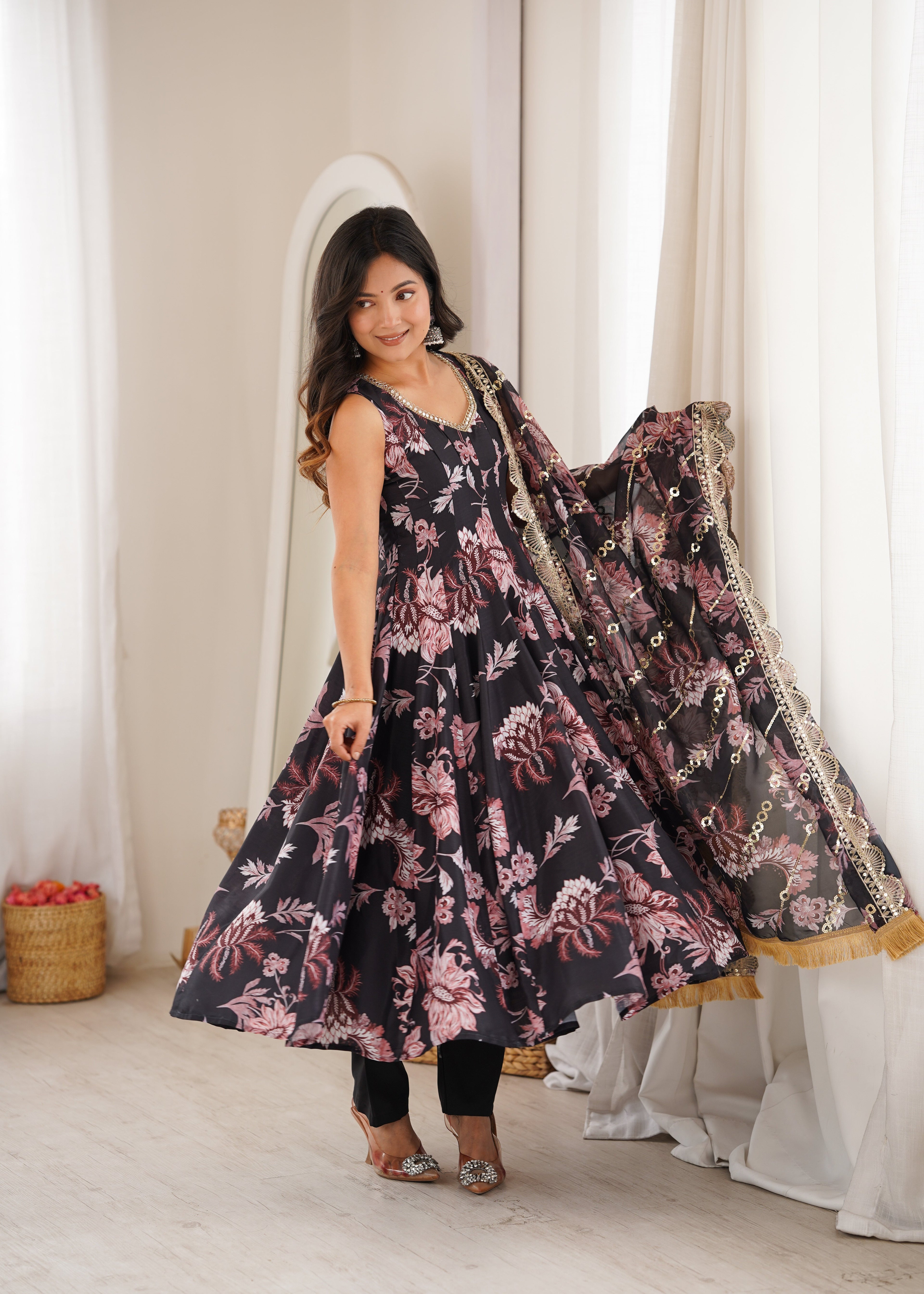 BLACK FLORAL PRINTED SLEEVELESS ANARKALI SUIT SET