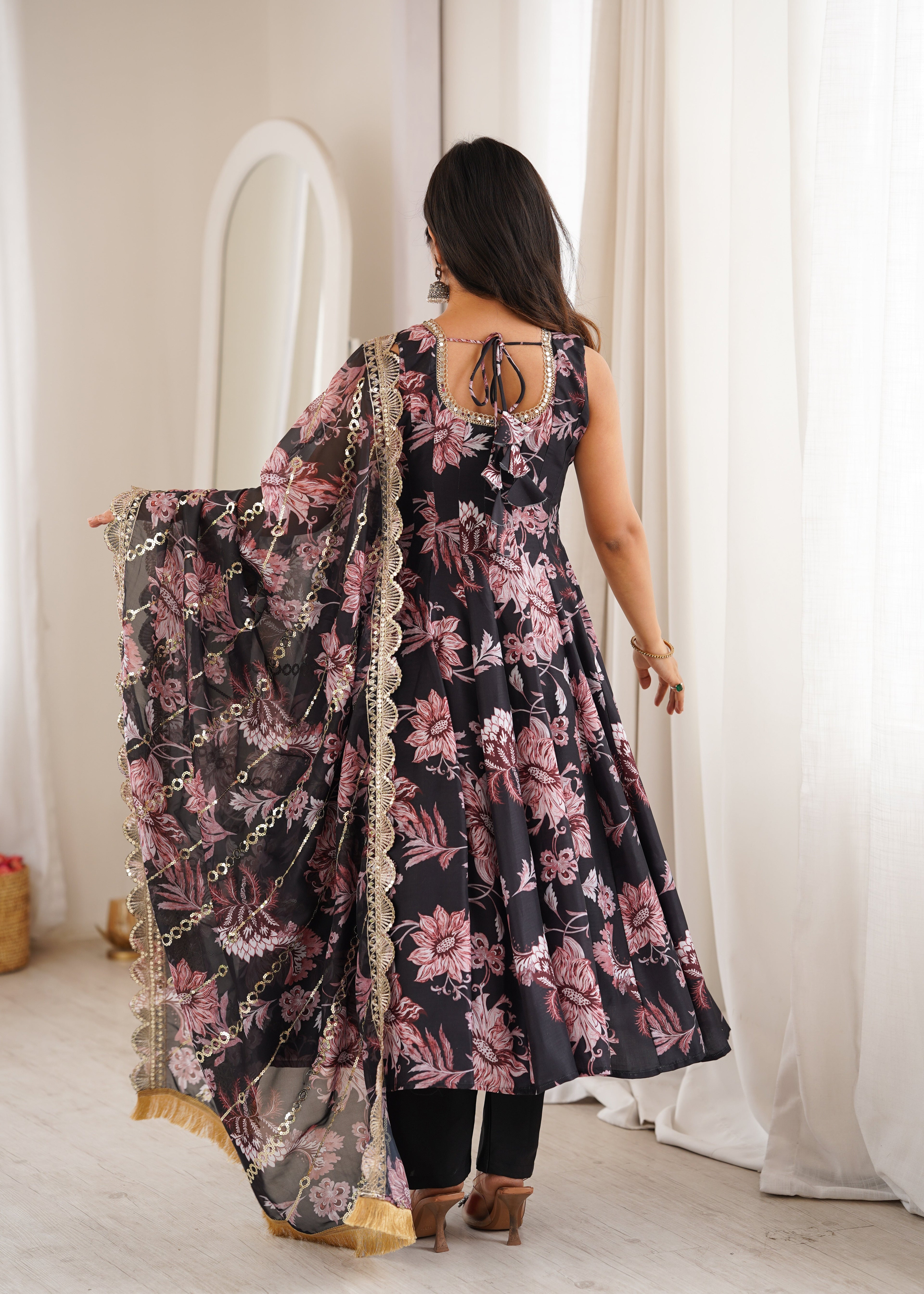 BLACK FLORAL PRINTED SLEEVELESS ANARKALI SUIT SET