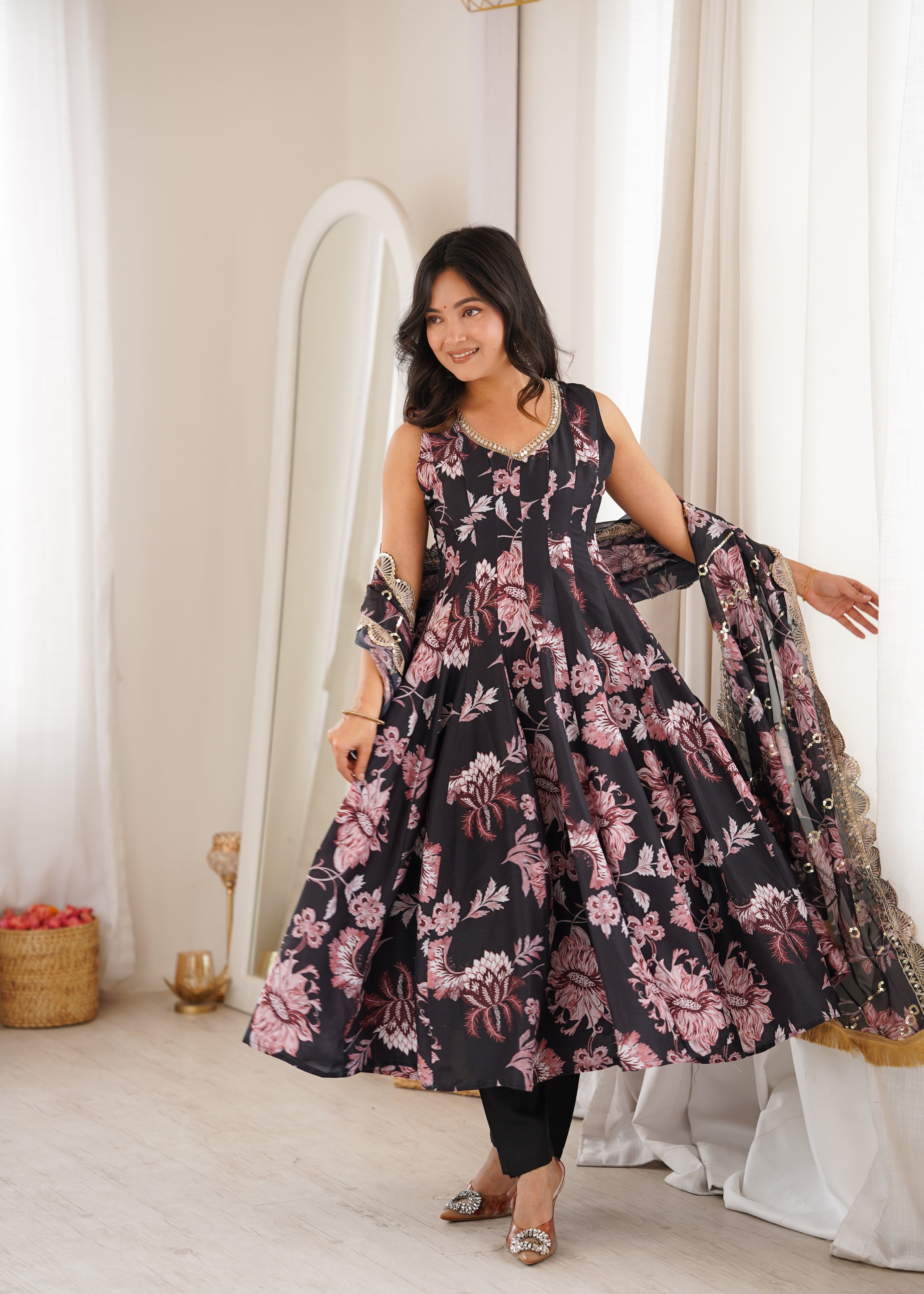 BLACK FLORAL PRINTED SLEEVELESS ANARKALI SUIT SET