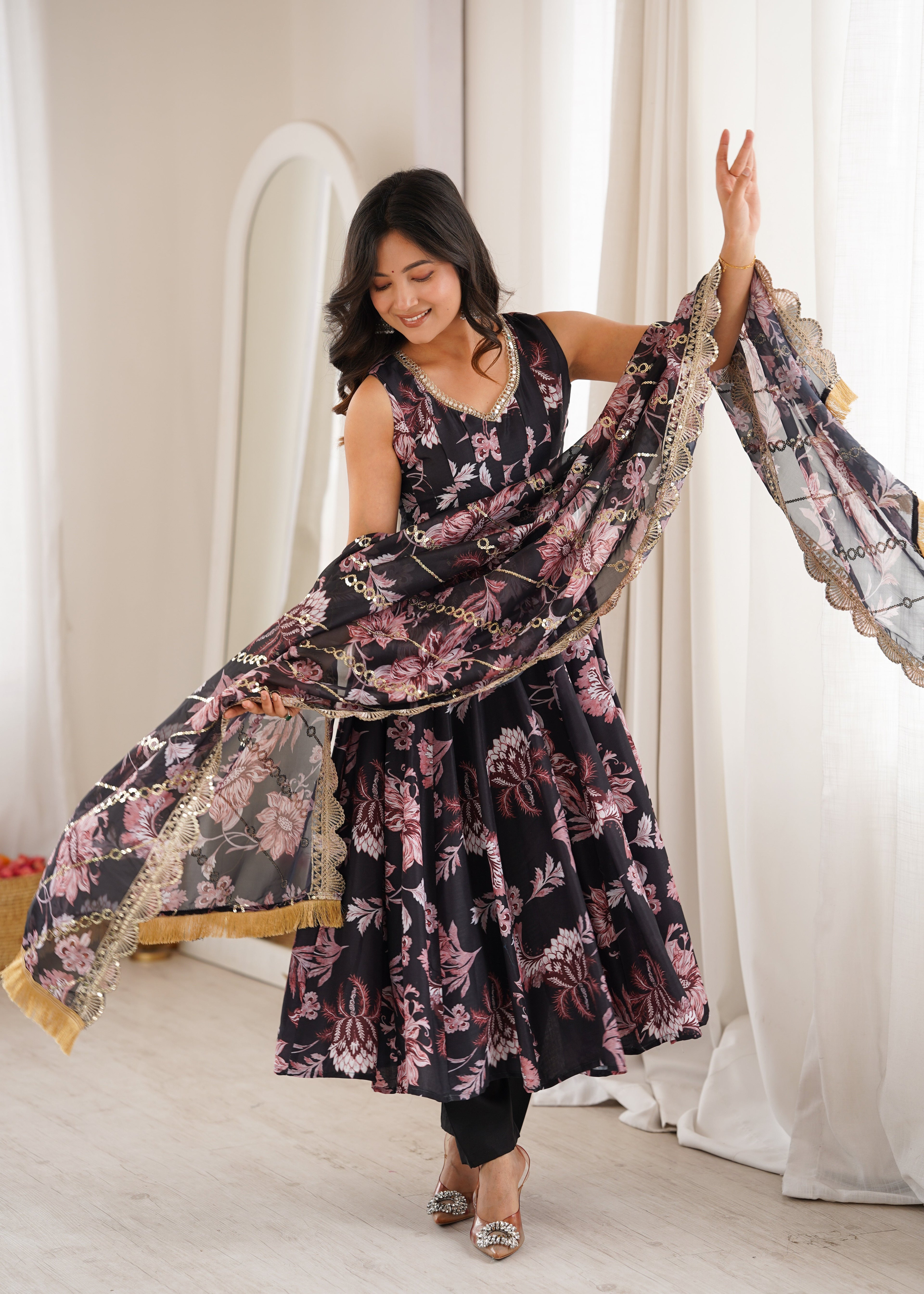 BLACK FLORAL PRINTED SLEEVELESS ANARKALI SUIT SET