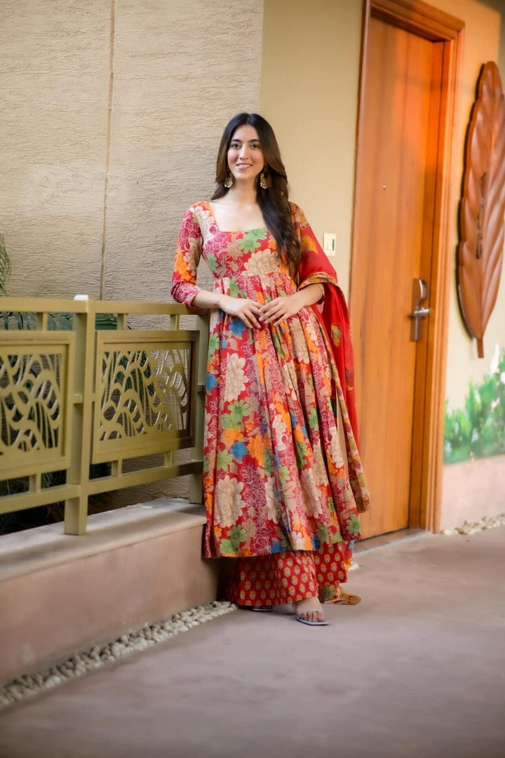 ELEGANT FLORAL MUSLIN SUIT SET WITH FAUX BLOOMING DUPATTA