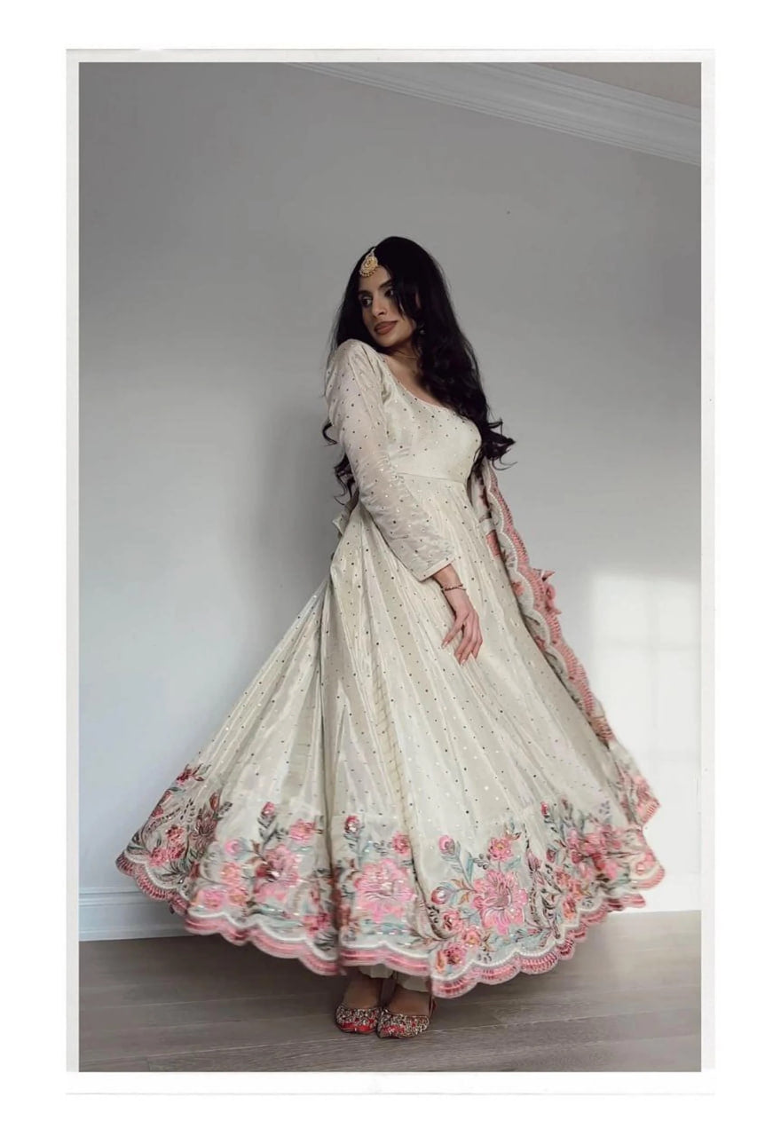 OFF WHITE VICHITRA SILK GOWN SET